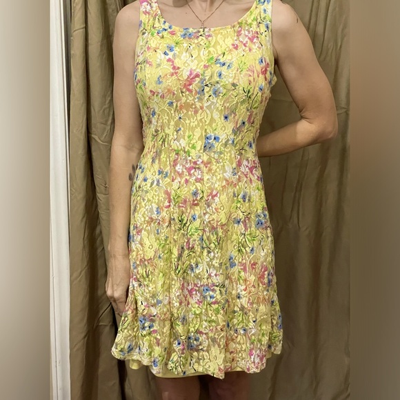 PERFECT FOR SPRING! EASTER DRESS! Women’s size S. - Picture 1 of 3